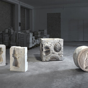 Francesco Ardini, Manufatto fossile (installation view), 2015, ancient plaster moulds, chalk, from left: 65 x 45 x 17 cm each; 75 x 75 x 75 cm; 63 x 63 x 28 cm, photo by Slow Photo Studio, courtesy Federica Schiavo Gallery, Roma
