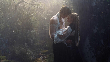 Cumbres Borrascosas (2026), protagonizada por Margot Robbie y Jacob Elordi, adaptación de la novela de Emily Brontë