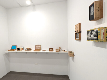 Wallace Bowling, Ensemble, exhibition view. Courtesy of Bert Green Fine Art