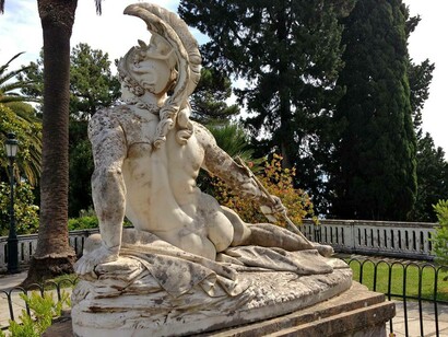 Retro della statua Achille morente, scolpita da Ernst Herter (1846-1917)