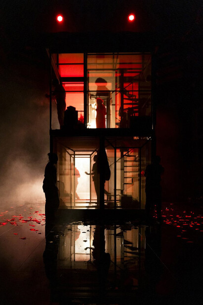 Nora oder Wie man das Herrenhaus kompostiert. Courtesy of the Deutsches Theater