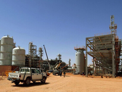 A finales de 2021, el conflicto entre Argelia y Marruecos se intensificó y el gobierno argelino decidió cerrar el gasoducto que pasa por Marruecos y abastece directamente a España