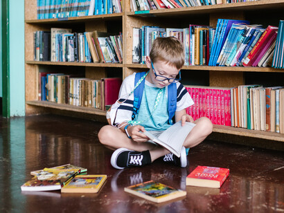 Lettura. Leggere le favole ai più piccoli, ad esempio, aiuta a creare quel momento mistico, quasi magico che può rappresentare una forte spinta alla lettura