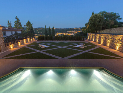 Piscina y jardín de la Morada Ghirlandaio
