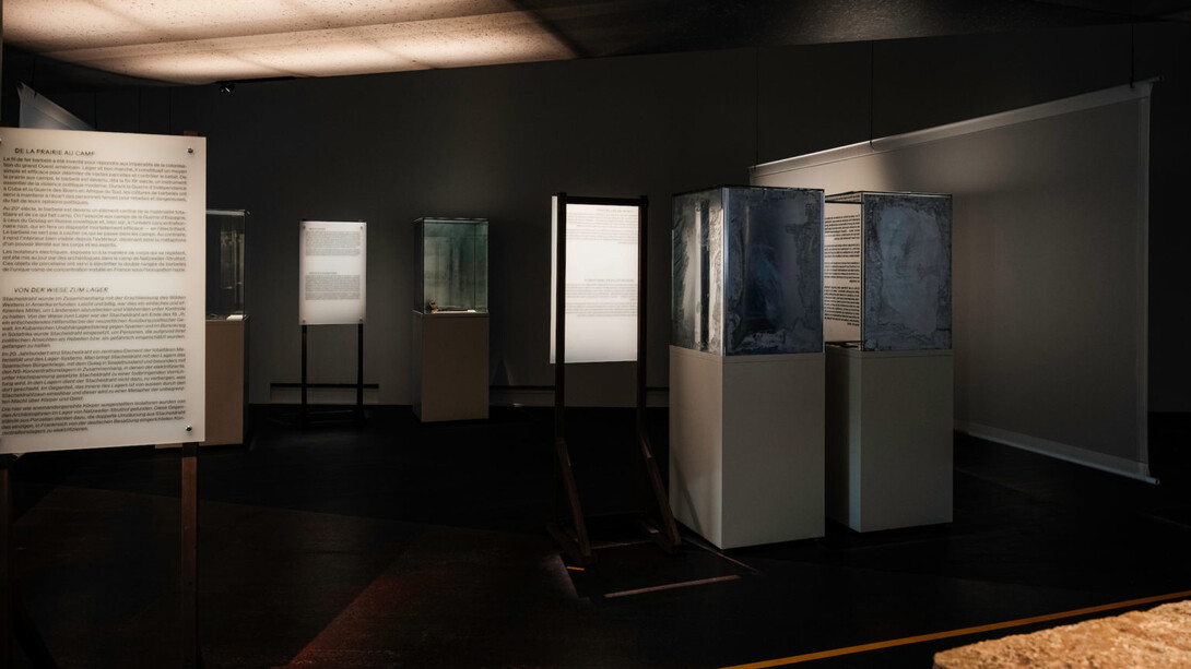 Dans les camps. Archéologie de l’enfermement, vue de l’exposition. Avec l’aimable autorisation du Laténium