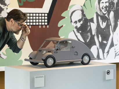 The architecture of power, exhibition view. Courtesy of Museum für Gestaltung
