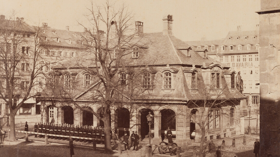 Carl Friedrich Mylius, Frankfurt am Main: Hauptwache with assembled guard detail, 1865. Courtesy of Museum Städel