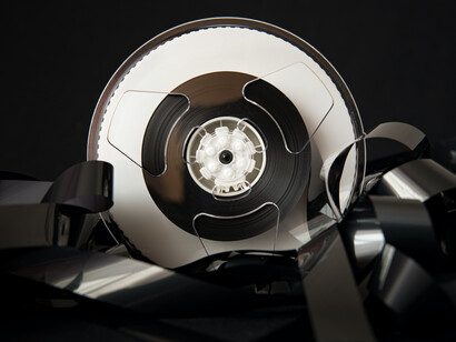 Com o fim do regime comunista, a produção de filmes declinou por causa da crise econômica