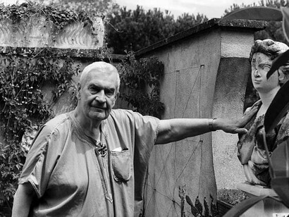 Federico Zeri nel suo giardino
