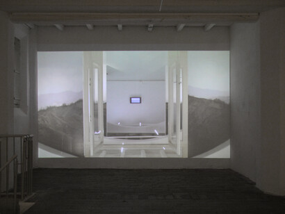 Irene Fenara. Se il cielo fugge. Installation view, courtesy l'artista, Adiacenze, Bologna, 2016