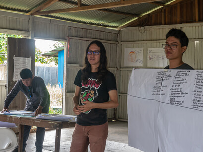 Elaboración de línea de tiempo en la Comunidad Nativa Nuevo San Juan. Actividad realizada en el marco del proyecto "Fortaleciendo la memoria comunitaria". Ucayali, Perú