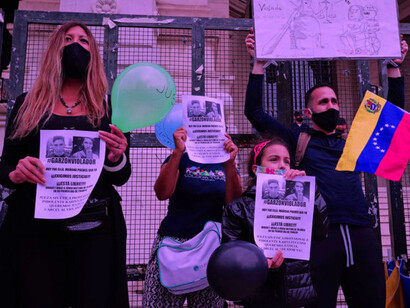 Aunque las autoridades detuvieron a Irineo Humberto Garzón Martínez en flagrancia y luego de las denuncias de los familiares de la muchacha de la que abusó, la jueza Karina Zucconi lo dejó en libertad condicional