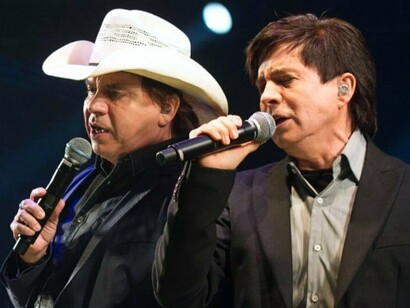 Chitãozinho (José Lima Sobrinho) e Xororó (Durval de Lima), cantores de sertanejo brasileiro