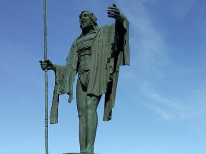 Estatua de Achamán, dios supremo
