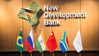 Con más de 100 mil millones de dólares en capital, el Nuevo Banco de Desarrollo de los BRICS busca financiar proyectos de infraestructura y desarrollo sostenible en el sur global