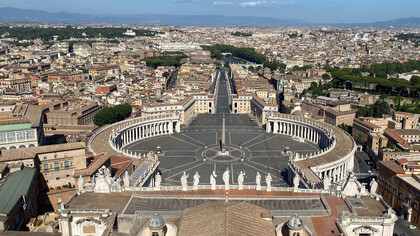 A cidade-estado do Vaticano é cercada por Roma, na Itália, e também sede da Igreja Católica Romana