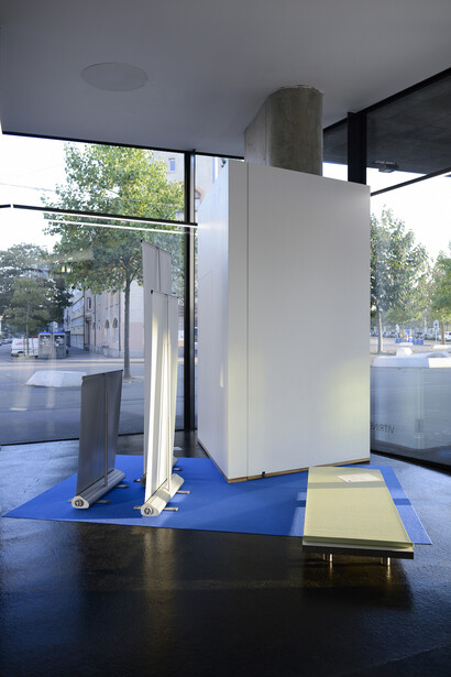 Sylvain Baumann, Plante d’intérieur 1-3, 2016; Sylvain Baumann, APPLY HERE, 2016