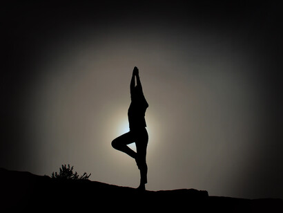 El yoga es una disciplina tradicional espiritual, física y mental originada en la India