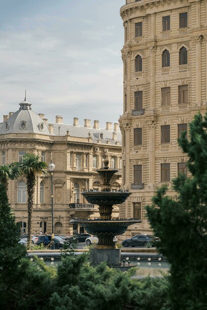 Baku, Azerbaijan. Storia millenaria: l'Azerbaijan, snodo cruciale sulla via della seta
