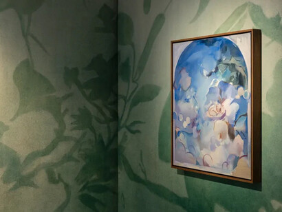 Flora Yukhnovich, Egg, exhibition view. Courtesy of Victoria Miro