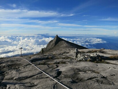Veduta dalla cima del monte Kinabalu, tetto del Sud-est asiatico