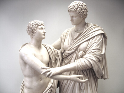 Representación de Electra y Orestes, personajes principales de la obra de Sófocles