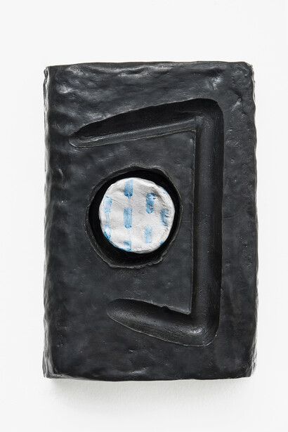 Erika Verzutti, Uber, 2015, Bronze, aluminum and oil © The Artist; Courtesy Alison Jacques Gallery, London; Photography Michael Brzezinski
