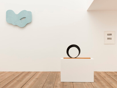 Markus Raetz, Exhibition view. Courtesy of Galleria Monica De Cardenas