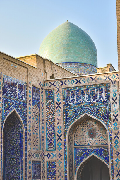 Samarcanda, Uzbekistan. Tamerlano oggi: l'eredità del conquistatore mongolo nell'Uzbekistan moderno e il ruolo chiave della regione nelle nuove Vie della Seta