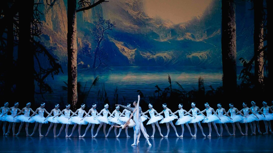 Montaje de El lago de los cisnes en el Palau de les Arts Reina Sofía, Valencia, 2018