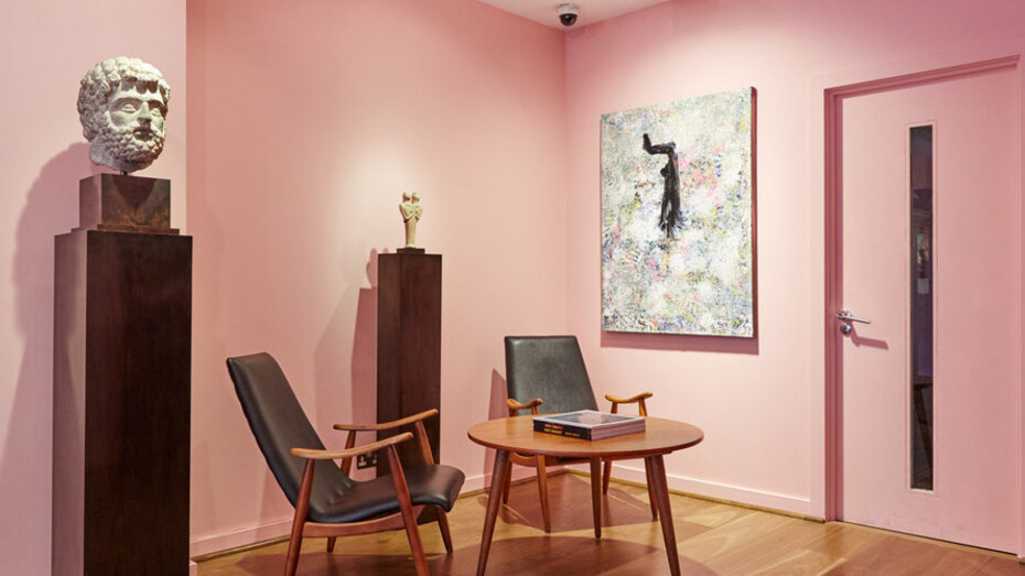 Closer. Courtesy of Barakat Gallery