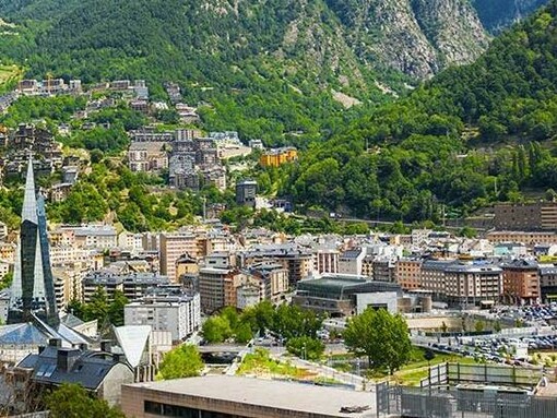 Un piccolo stato con una grande anima: Andorra custodisce tradizioni millenarie e un futuro dinamico, Andorra la Vella, Andorra