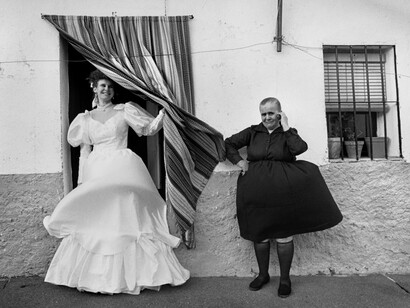 Cristina García Rodero, La Boda de Loli, Marcilla, Spain, 1991   © Cristina García Rodero / Magnum Photos
