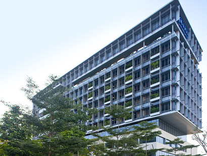 Khoo Teck Puat Hospital in Singapore was designed by CPG Consultants in collaboration with RMJM, with a focus on creating a patient-friendly and healing environment