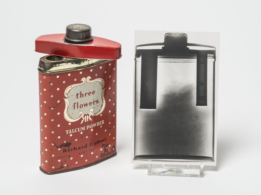 Espionage: Talcum powder tin used to conceal microfilm by the Krogers, members of a Russian spy ring, 1961
© Museum of London