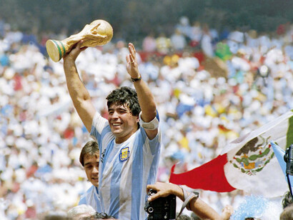 Diego Maradona celebra el triunfo de Argentina en el mundial de México 86