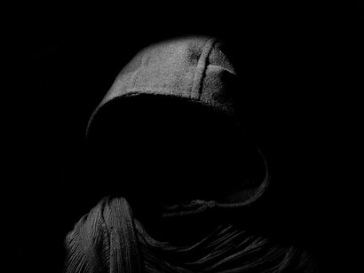 Schemi mentali. Il ruolo poi dei gruppi pseudo-iniziatici è quello di ripetitori a cascata di questi abominevoli schemi