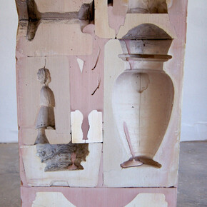 Francesco Ardini,
Manufatto Fossile, Putto (detail), 2015,
ancient plaster moulds, pink chalk,
100 x 50 x 18 cm each,
courtesy Federica Schiavo Gallery, Roma