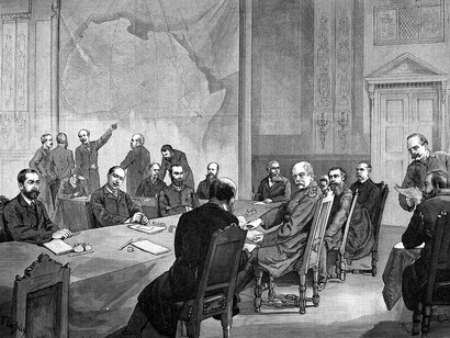En la Conferencia de Berlín, el continente africano fue dividido sin considerar pueblos, culturas o fronteras históricas, inaugurando una etapa de dominio colonial sistemático