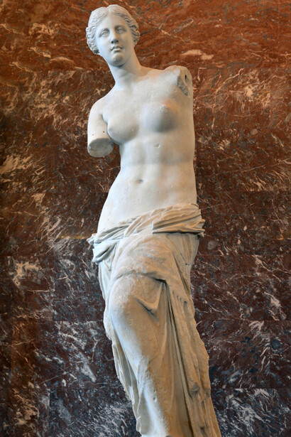 La Afrodita de Milo (en griego, Αφροδίτη της Μήλου), más conocida como Venus de Milo