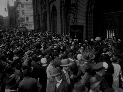  A bank run as depositors of the Savings Bank of Berlin on Mühlendamm Street learn of the collapse of the Darmstadt and National Bank attempt to withdraw their savings, Germany