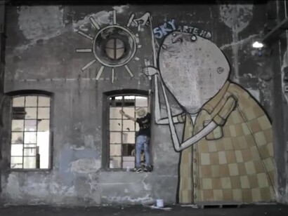 *Rays Flower*, commissionato da Sky per Sky Arte HD channel, 2012, 6m x 5m, collage fatto con carta riciclata e pittura acrilica, in una fonderia abbandonata in Italia