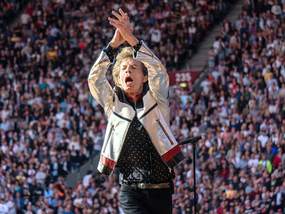 Mick Jagger amplified his style into something bold, theatrical, and provocative