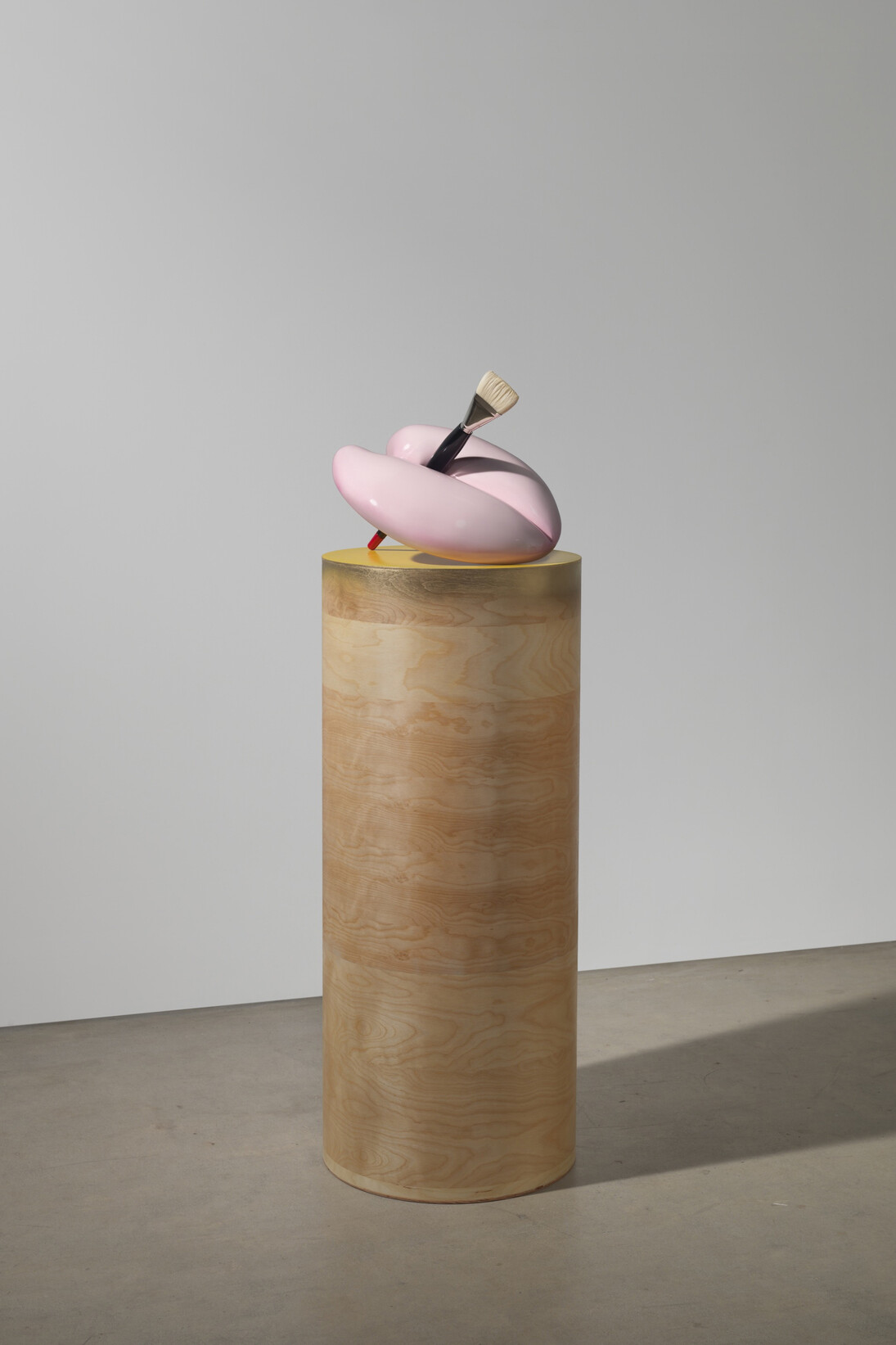 Richard Jackson, Palette, 2012, Résine, bois, pinceau, 137,5 x 46 x 46 cm / 54 1/8 x 18 1/8 x 18 1/8 inches, Edition de 3, Courtesy de l'artiste, Hauser & Wirth et Galerie G-P & N Vallois, Paris