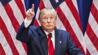 El candidato Donald Trump dando un discurso durante las elecciones primarias del Partido Republicano