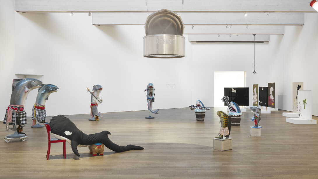 Cosima von Bonin, Songs for gay dogs, vue d'exposition. Avec l'aimable autorisation de Mudam Luxembourg