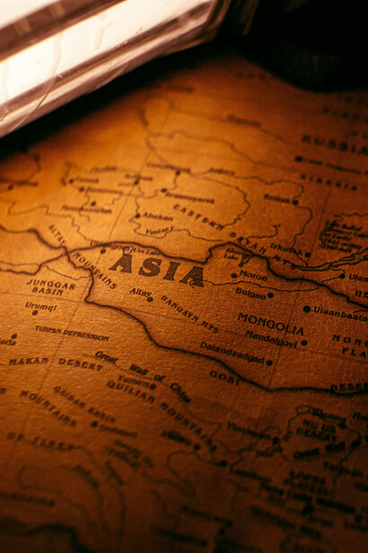 La disputa entre China y Estados Unidos, así como la intervención armada o económica en regiones como América Latina, ilustra la diversidad de conflictos contemporáneos, desde lo comercial hasta lo militar