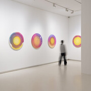 Olafur Eliasson, Tu inconmensurable expansión de llamaradas, vista de exhibición. Cortesía de la Galería Elvira González
