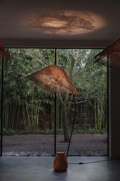 Aki+Arnaud Cooren, Komorebi, exhibition view. Courtesy of Carpenters Workshop Gallery 