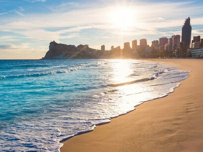 Benidorm. La orilla del Mediterráneo
